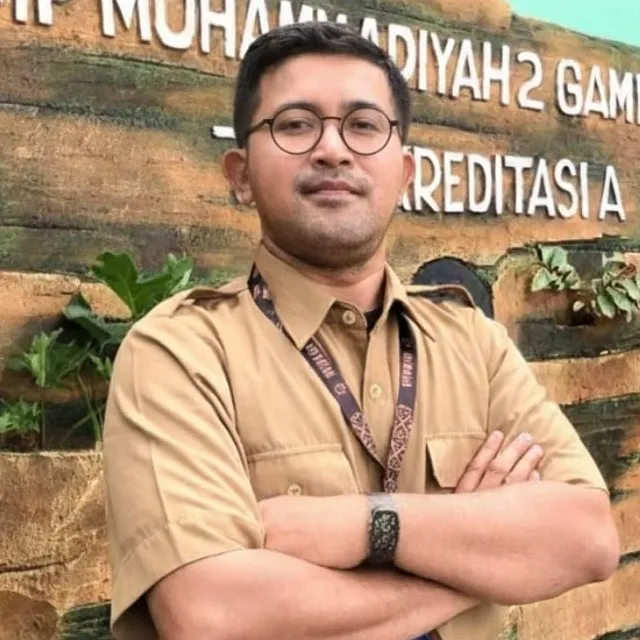 Yona Pratama, S.Hum.